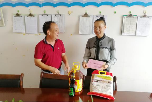 尊师重教，情暖九月—江州区人民检察院检察长吴培光走访慰问优秀教师